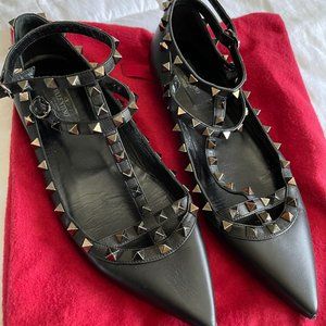 VALENTINO GARAVANI Noir Rockstud